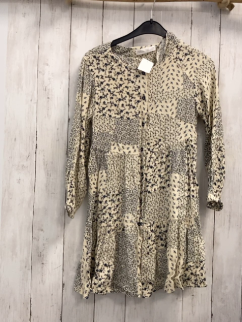 Zara  Kleid  Gr. 140  beige blaue Blumen oliv Blätter 