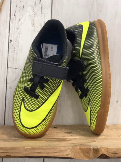 Nike Schuhe Gr. 32  gelb schwarz helle Sohle