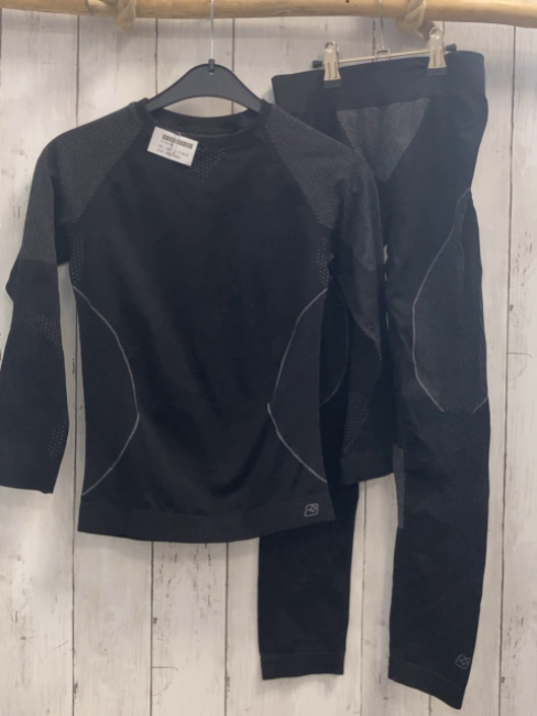 2tlg killtec  Skiunterwäsche  Gr. 140  Leggings + Shirt schwarz + graue Streifen + Punkte 