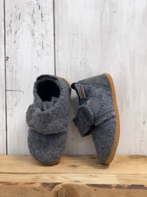 Giesswein  Hausschuhe  Gr. 21  grau 