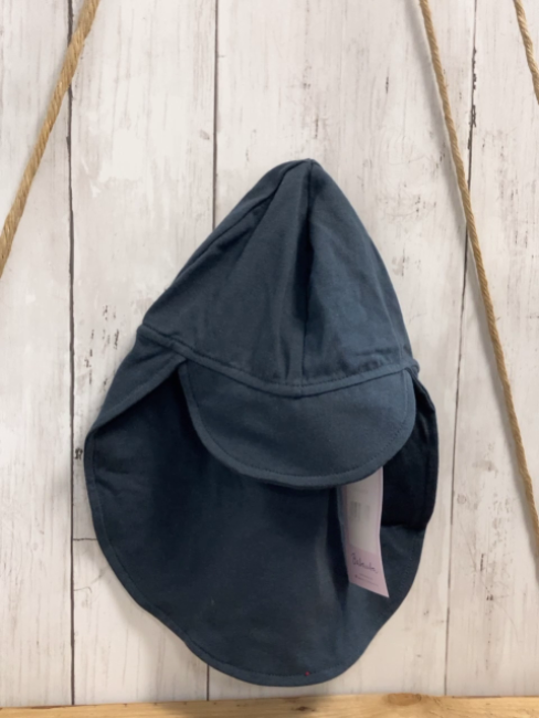 neu Babauba  Kappe  Gr. 110/116  grau mit Nackenschutz 