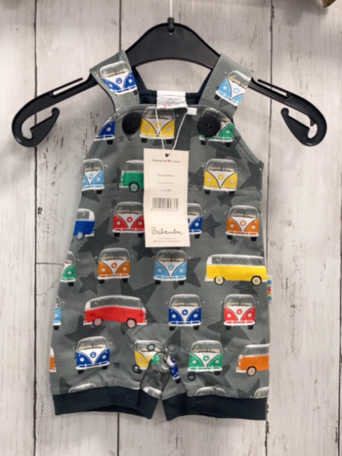 neu Babauba  Latzshorts  Gr. 62  grau bunte VW-Busse 