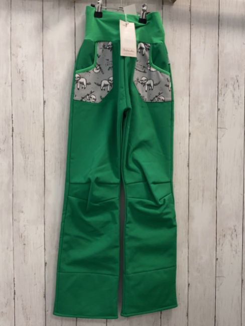 neu Babauba Softshellhose Gr. 128  grün graue taschen Faultiere
