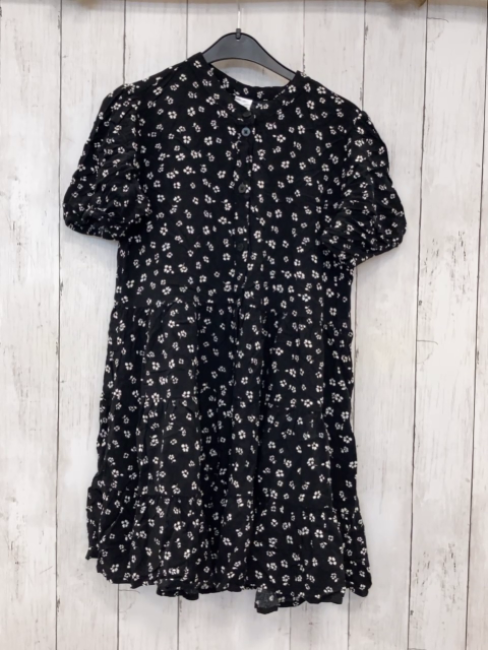   Kleid  Gr. 152  schwarz weiße Blumen 