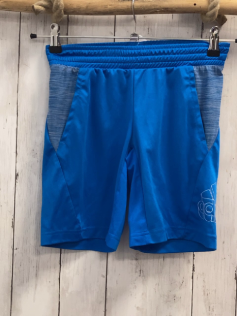 Adidas  Sportshorts  Gr. !34/140  hellblau + hellgraue Streifen weiße Schrift + Label 