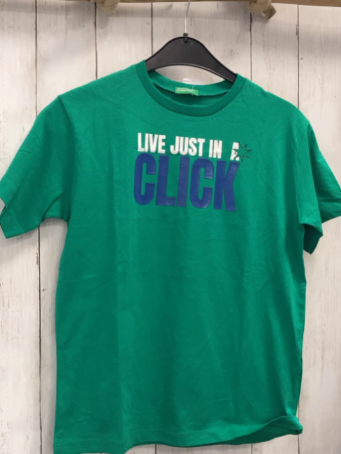 Benetton T-Shirt  Gr. 158  grün weiß blaue Schrift 