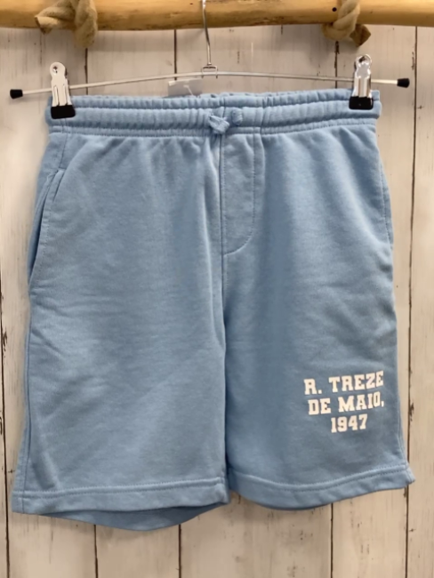 Zara  Shorts  Gr. 140  hellblau weße Schrift 