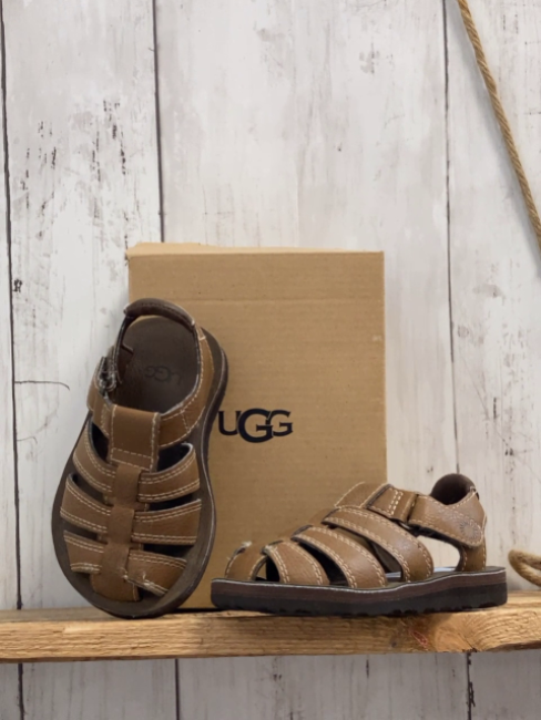 UGG  Sandalen  Gr. 22  braun 