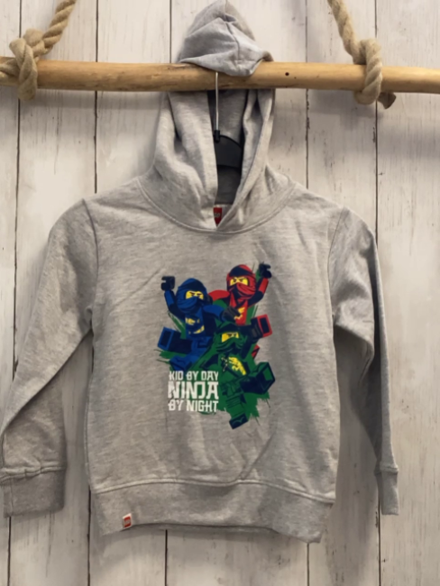 Lego  Pullover  Gr. 104  grau Kapuze Ninjagofguren Schrift 