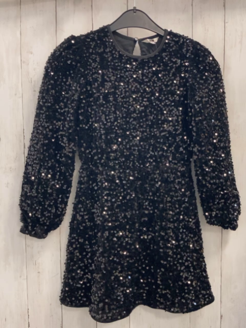 WE  Kleid  Gr. 134  schwarz Pailetten 