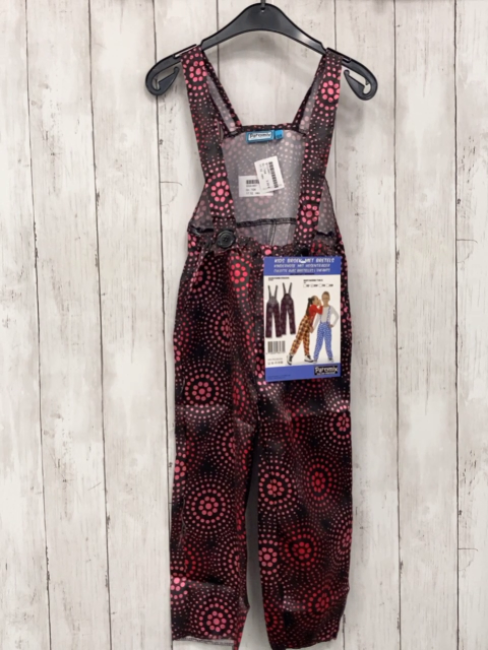 neu  Karnevalkostüm  Gr. 104  schwarze Latzhose mit rosa roten Punkten 