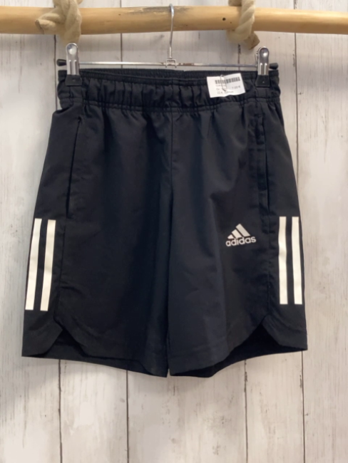 Adidas  Sportshorts  Gr. 140  schwarz weiße Seitenstreifen + Schrift + Label 