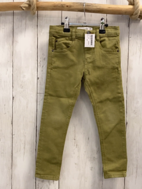 zara Hose Gr. 104  oliv Bund verstellbar