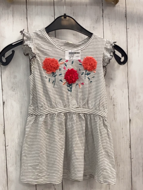   Kleid Gr. 110  weiß graue Blumen rot orange Blumen 