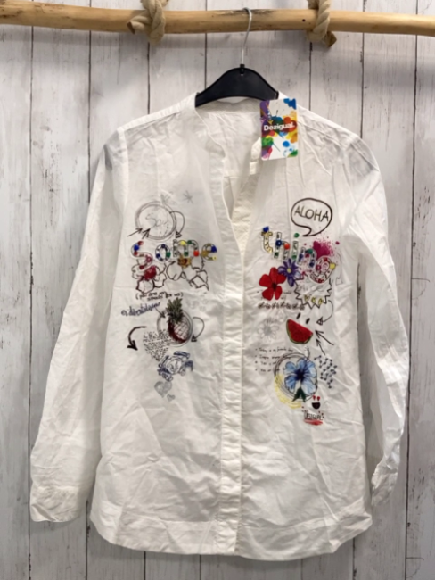neu Desigual  Bluse Gr. S weiß Schrift Blumen mit Pailetten Steinen NP 74 €  