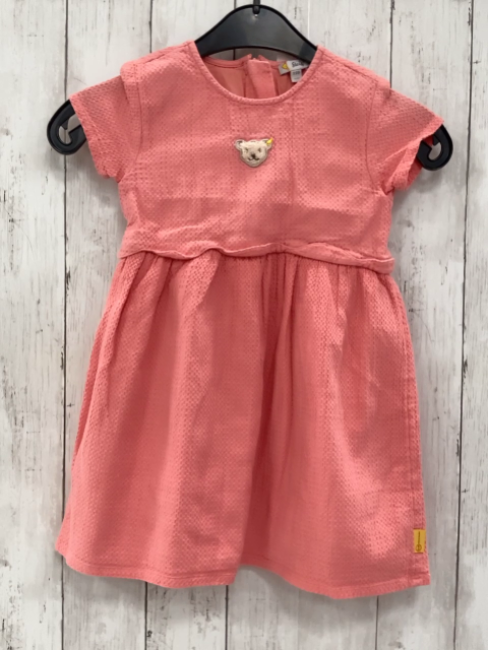 Steiff  Kleid  Gr. 116  koralle Struktur Plüschbärenkopf 