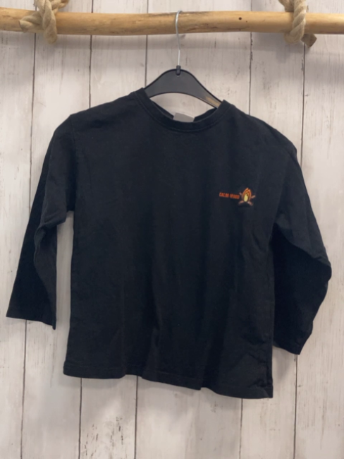 zara  Langarmshirt  Gr. 110  schwarz Feuer Schrift 