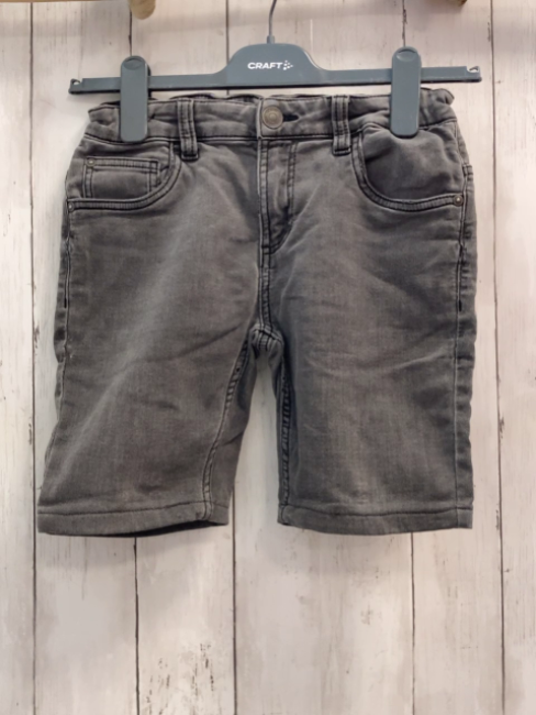 Shorts  Gr. 152  grau Jeans Bund verstellbar 