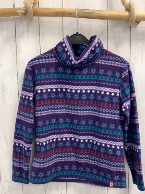 manguun Pullover Gr. 140  lila petrol rot weiß Muster Fleece