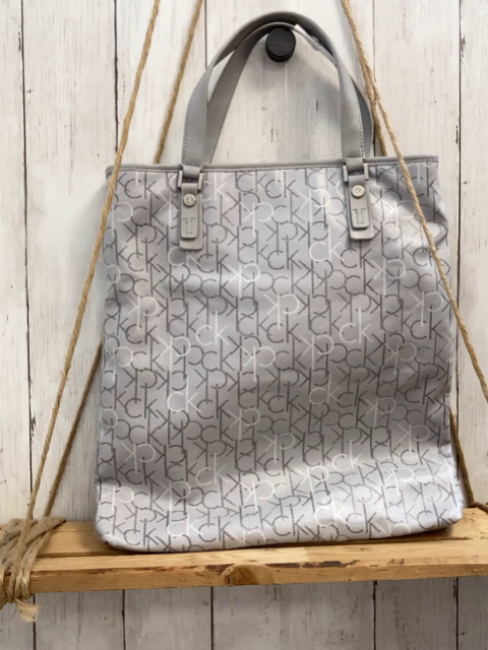 Calvin Klein Tasche grau Buchstaben fast neu