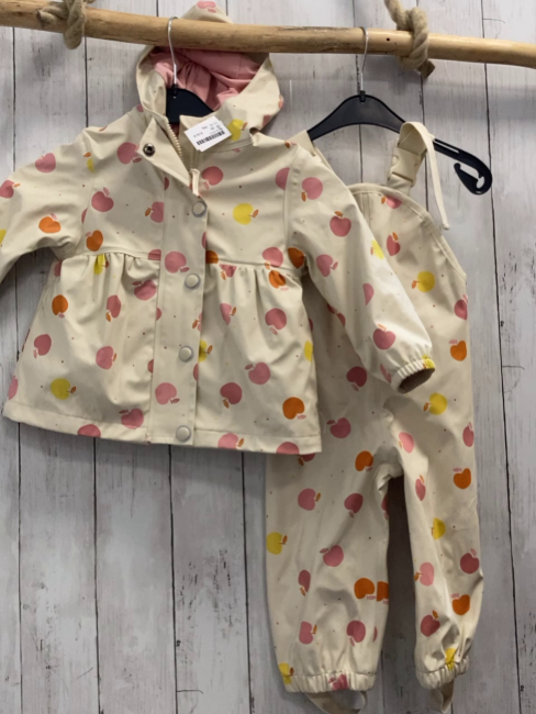 2tlg  Regenanzug  Gr. 86  creme bunte Äpfel gummiert 