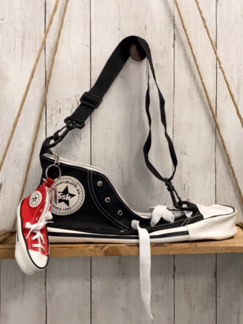 neu 2tlg  Tasche mit Portemonnaie  schwarz weiß + rot weiß Schuhform NP 28,99€ 