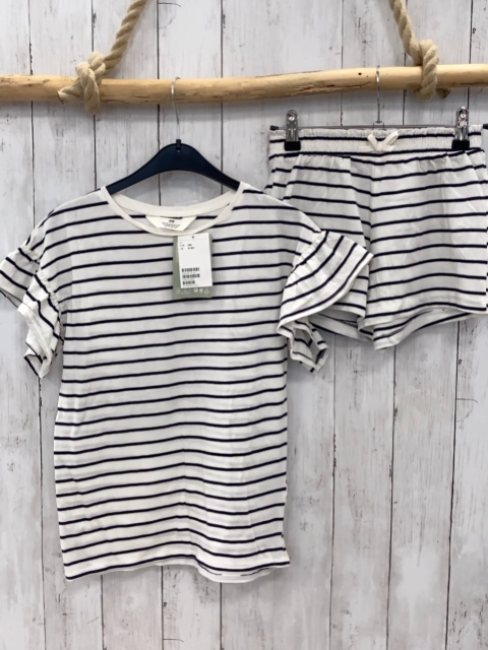 2tlg neu H&M  T-Shirt + Shorts  Gr. 140  weiß schwarze Streifen 
