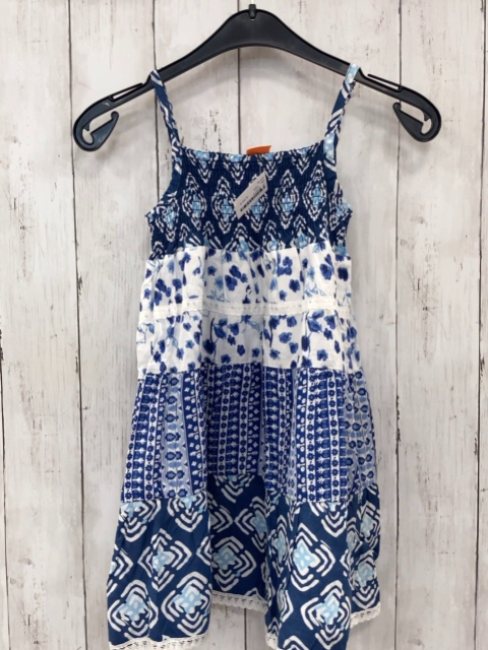   Kleid  Gr. 104  weiß blau hellblauer Druck mit Blumen Rauten 