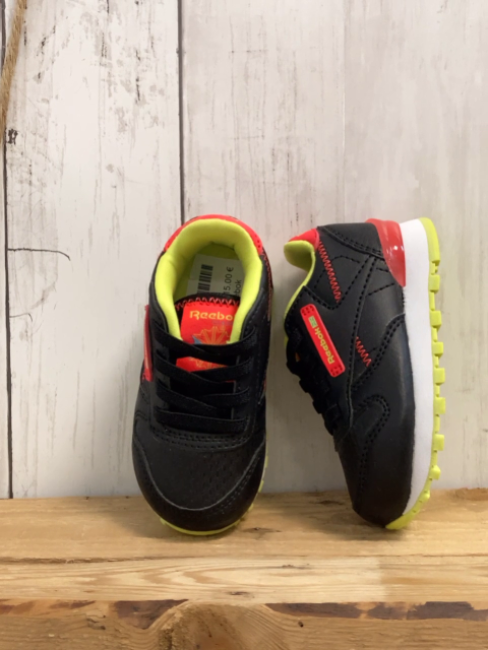 neu Reebok  Schuhe  Gr. 19,5  schwarz hellrote Ferse + nähte hellgrüne Sohle + Bund 