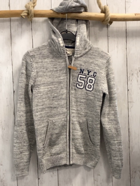 H&M  Strickjacke  Gr. 134/140  grau hellgrau memliert Kapuze Schrift 