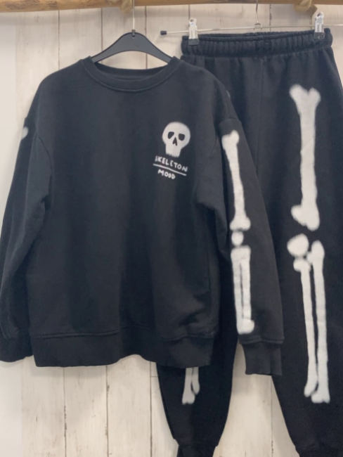 zara 2tlg Pullover + Jogginghose Gr. 152  schwarz weißer Skelettdruck