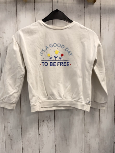 Okaidi  Pullover  Gr. 128  weiß Blumen Schrift 