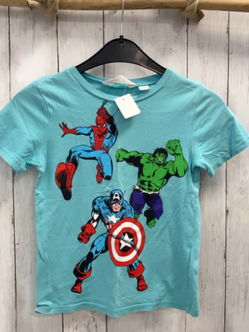 H&M  T-Shirt  Gr. 122/128  mint Avengers Figuren 