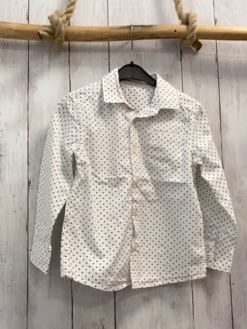 H&M  Hemd  Gr. 110  weiß schwarze Sterne 