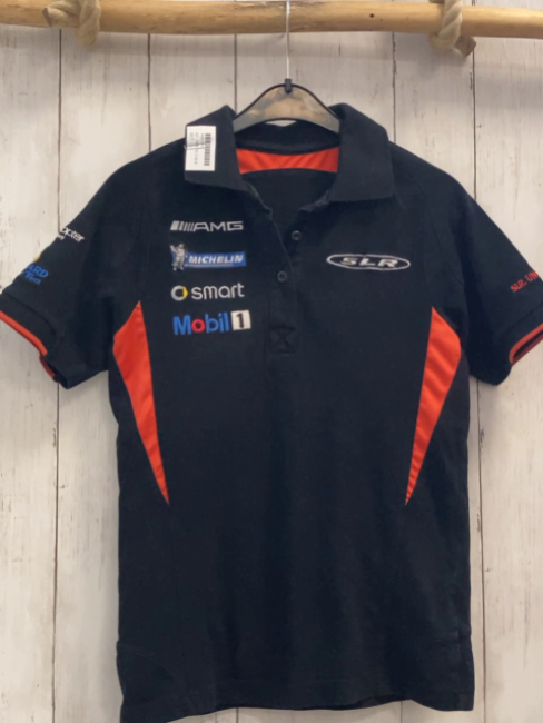   T-Shirt  Gr. 146/152  schwarz Polokragen Aufnäher roter Bund 