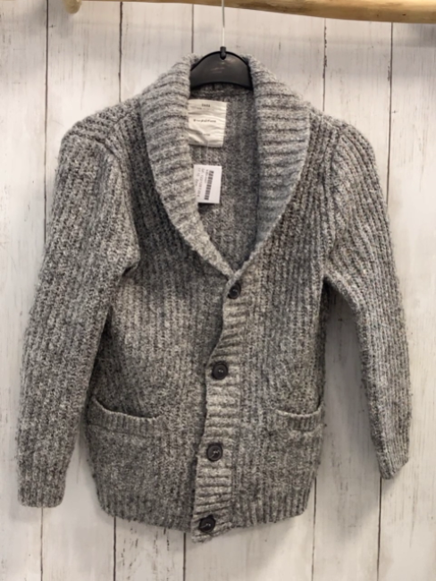 Zara  Strickjacke  Gr. 122/128  hellgrau rippen großer Kragen
