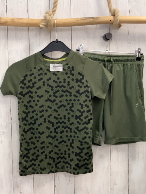 2tlg H&M  Sportset  Gr. 134/140  oliv schwarzer Wabendruck