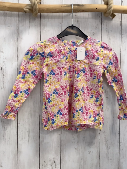 Alana  Bluse  Gr. 104  weiß bunte Blumen 