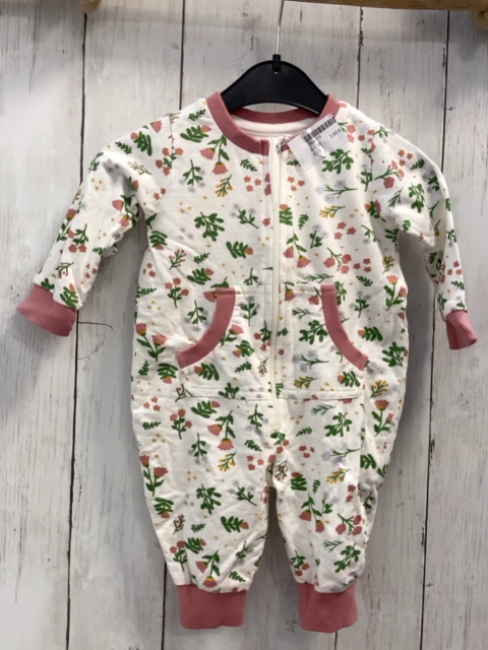 Overall  Gr. 68  weiß Blumen altrosa Bund