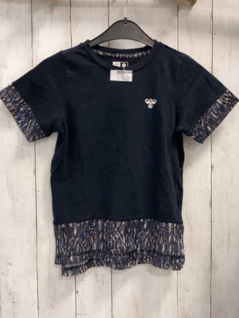 Hummel  T-Shirt  Gr. 140  schwarz bunter Bund mit Lochmuster 