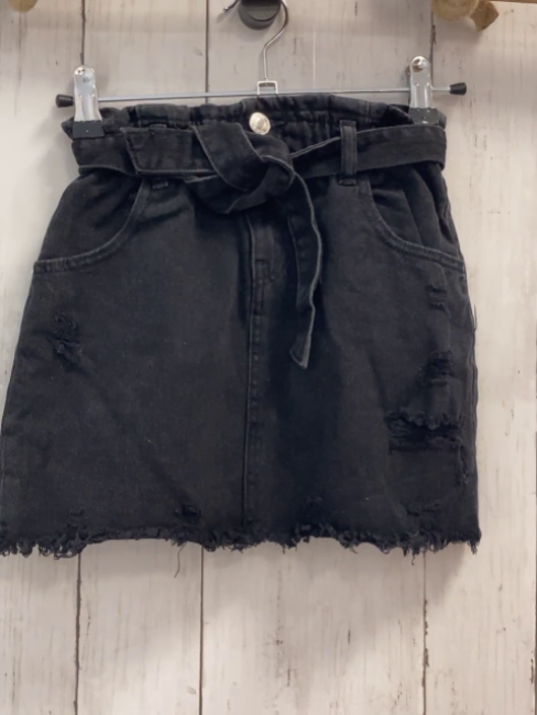 Zara  Rock Gr. 122  schwarz Jeans mit Gürtel 
