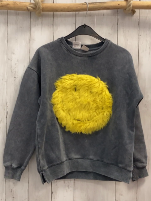 Zara  Pullover  Gr. 140  grau großes gelbes Plüschsmiley 
