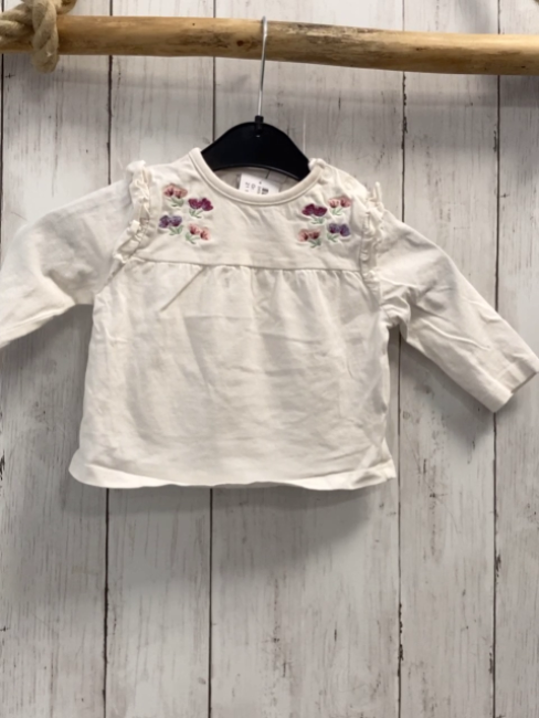 H&M Langarmshirt  Gr. 68  weiß Rüschen gestickte Blumen 