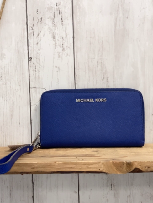 Michael Kors Portmonee blau silber Schrift