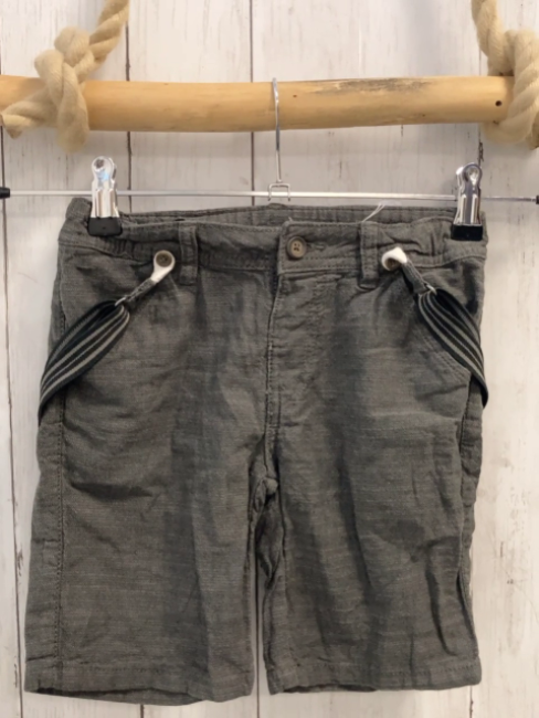 Shorts mit Hosenträgern  Gr. 122  grau 