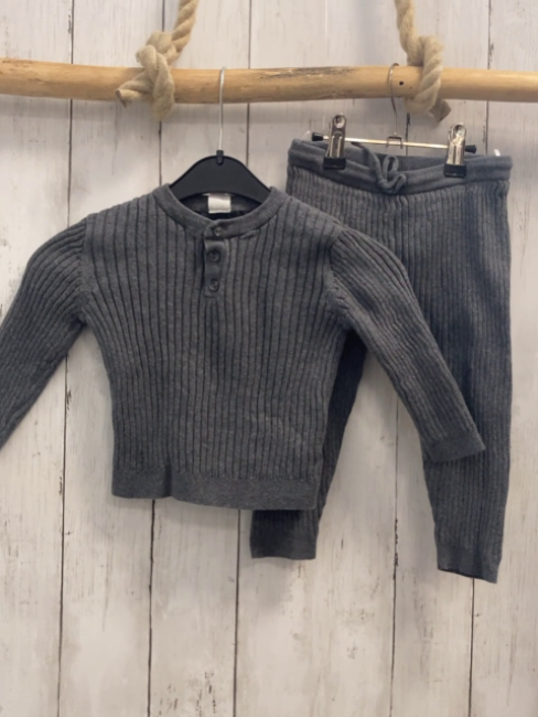 2tlg H&M  Pullover + Jogginghose  Gr. 86  grau Rippen Strick