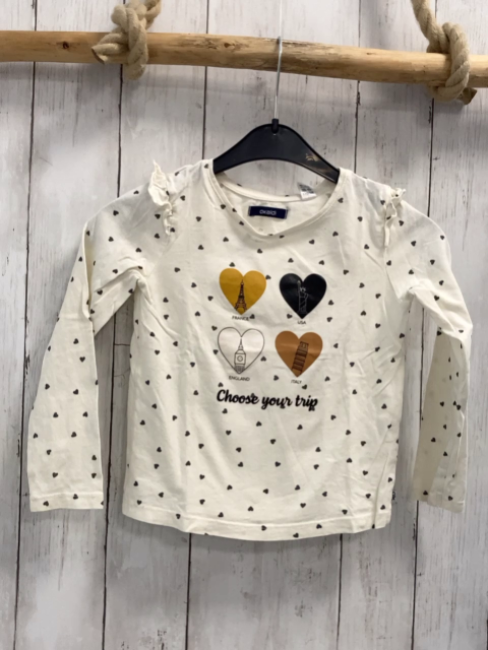 Okaidi Langarmshirt  Gr. 110  weiß bunte + graue Herzen mit Türmen 