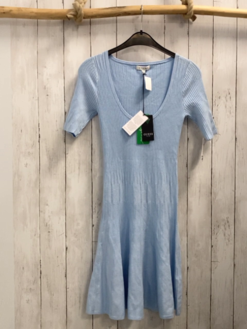 neu Guess  Kleid  Gr. S hellblau Strick Rippen 