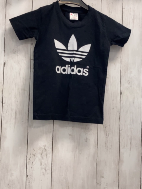   T-Shirt  Gr. 110  schwarz weiße Schrift + Label 