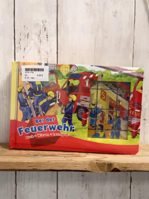 neu  Pappbuch + Würfelpuzzle  Bei der Feuewehr 